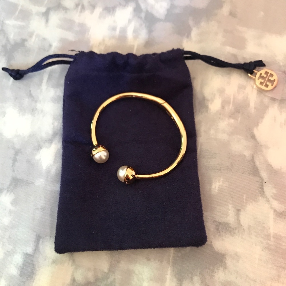 Tory Burch logo Gold bracelet with Pearls